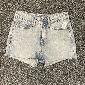 Old navy light wash jean shorts
